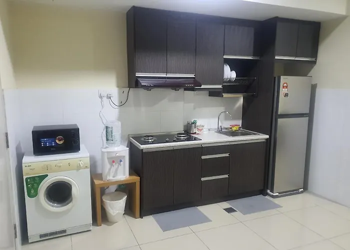 Lovely Studio Condo With Balcony & Pool @ Suria Jelutong