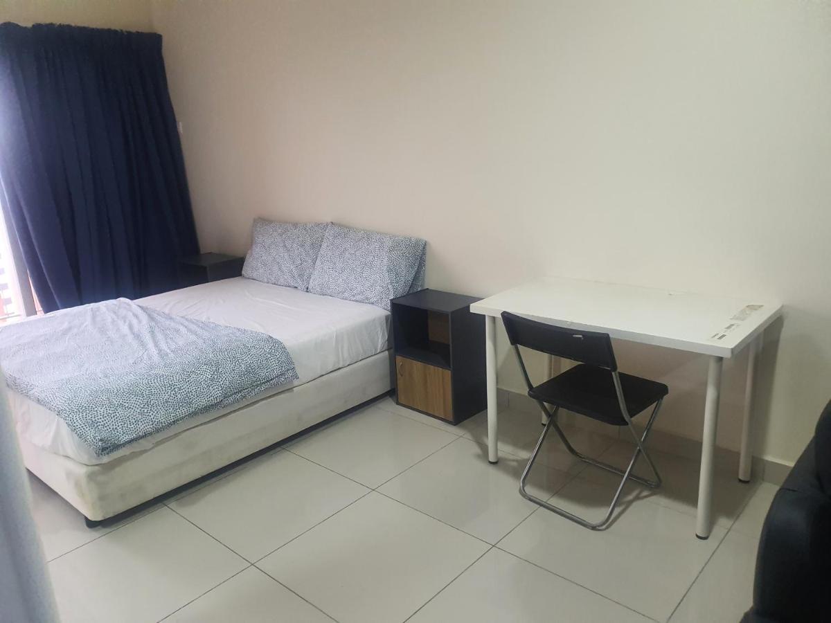 Apartment Lovely With Balcony & Pool @ Suria Jelutong *