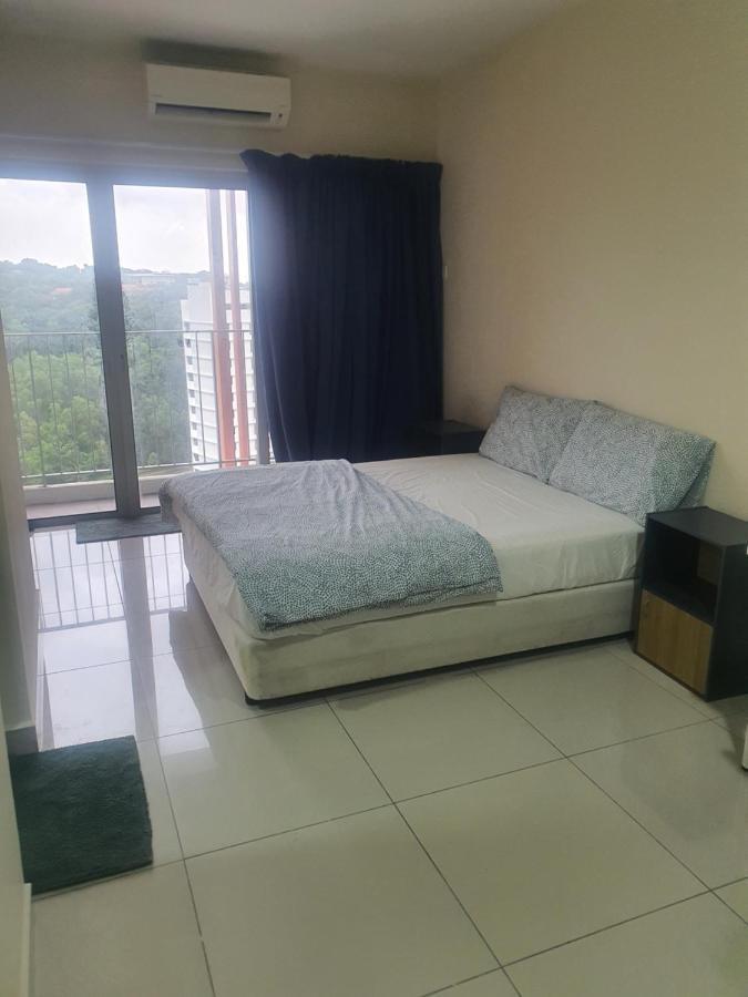 Lovely With Balcony & Pool @ Suria Jelutong Apartment