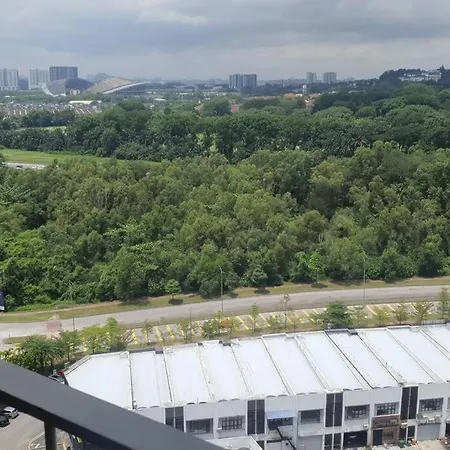 Lovely Studio Condo With Balcony & Pool @ Suria Jelutong Shah Alam Exterior photo