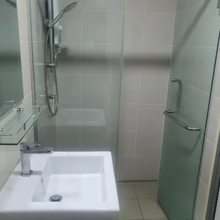 Lovely Studio Condo With Balcony & Pool @ Suria Jelutong Shah Alam Exterior photo