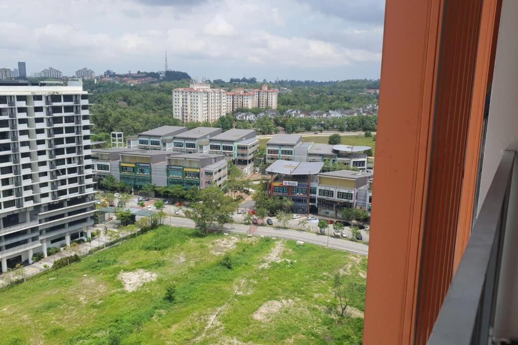 Lovely With Balcony & Pool @ Suria Jelutong Apartment *
